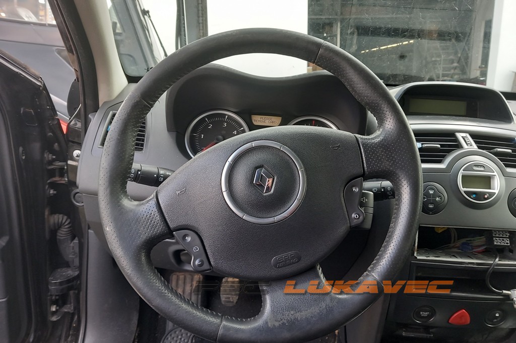 RENAULT MEGANE 2 VOLAN MEGANE 2 KOLO VOLANA 8200106306 2007.