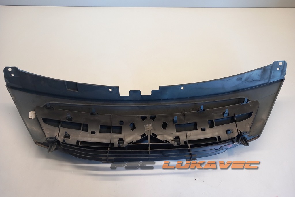 CITROEN C3 PREDNJA MASKA SA ZNAKOM 9680094777 9680094177 2007.