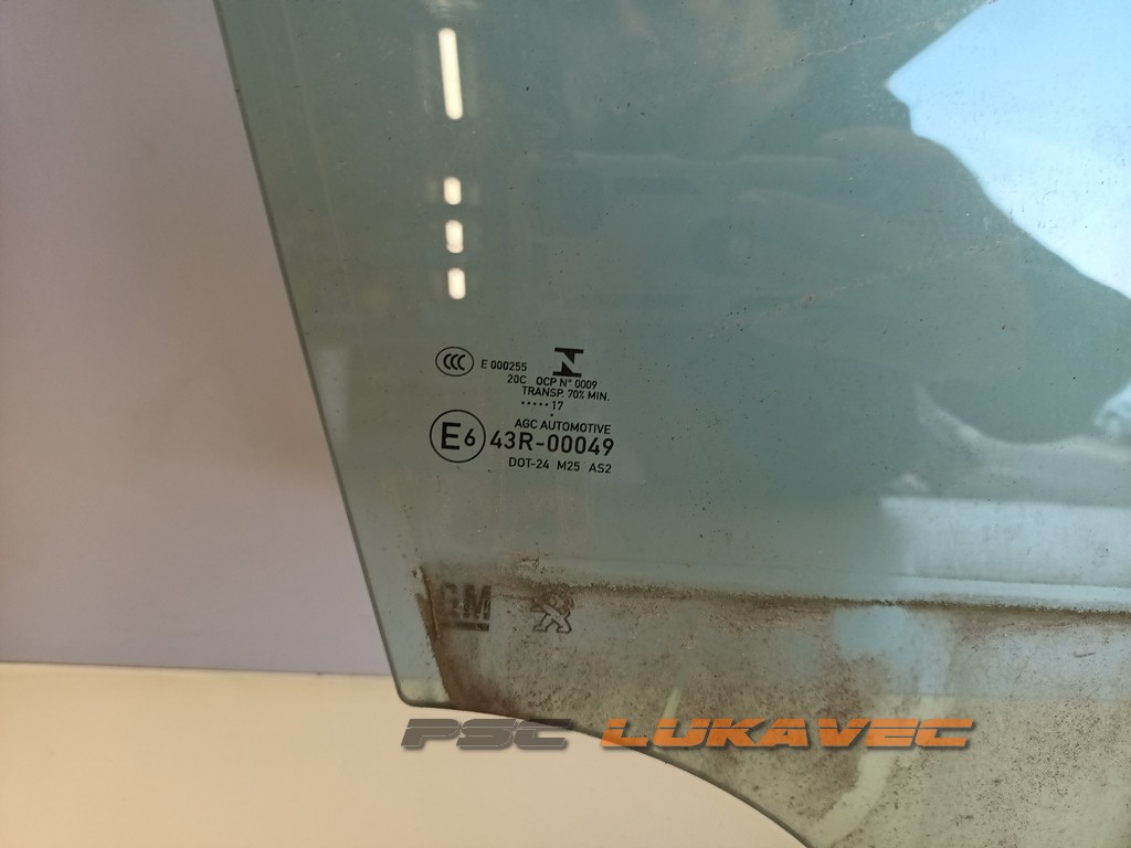 PEUGEOT 5008 STAKLO PREDNJE DESNO