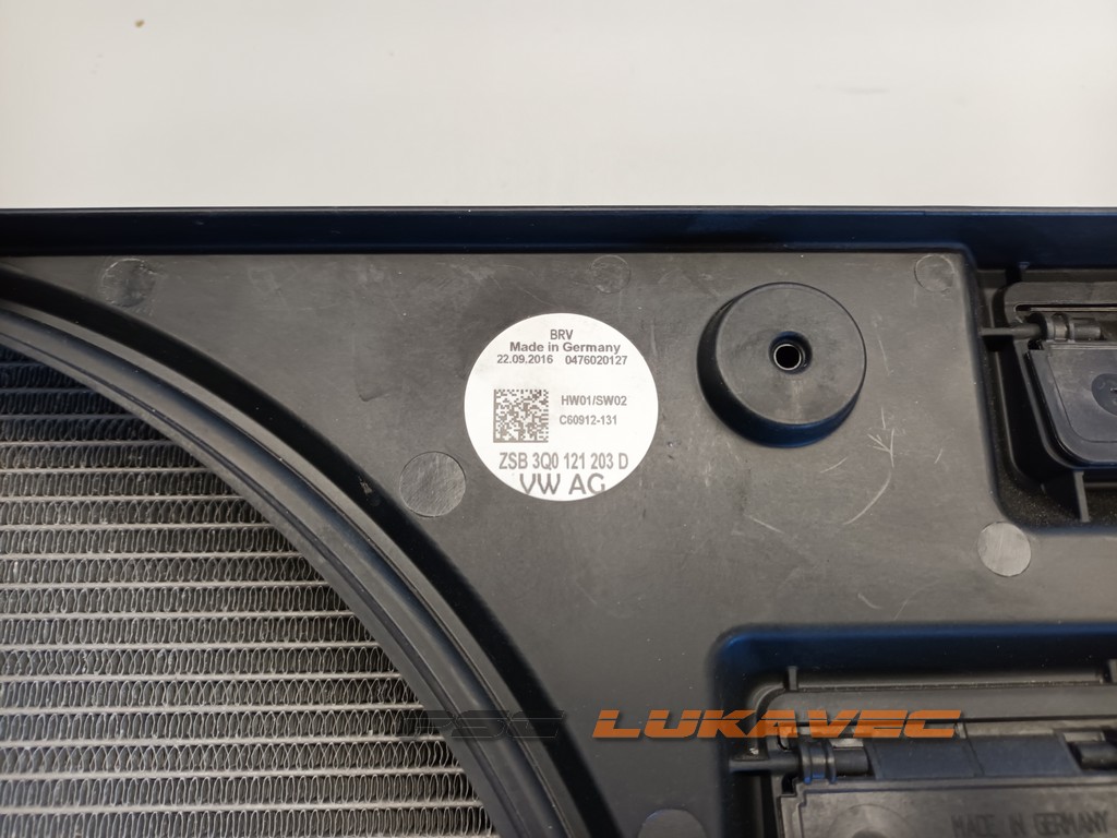 ŠKODA SUPERB NOSAČ VENTILATORA HLADNJAKA 3Q0121203D