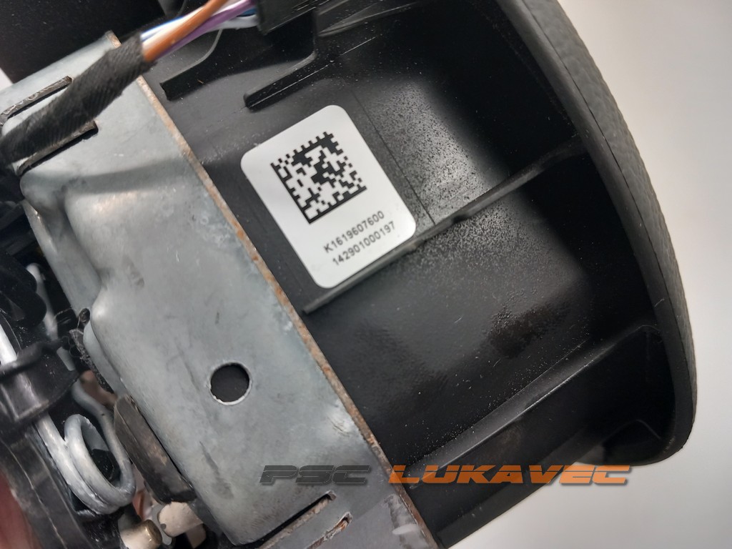 VW GOLF 7 ZRAČNI JASTUK VOZAČA GOLF 7 ZRAČNI JASTUK VOLANA 2015.