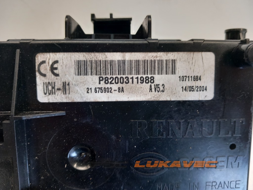 RENAULT CLIO 2 KUTIJA OSIGURAČA UCH N1 8200311988