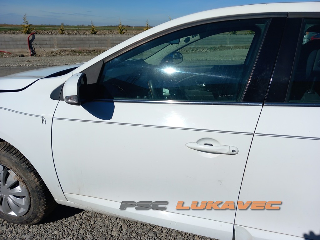 RENAULT FLUENCE LIJEVA PREDNJA VRATA 2010
