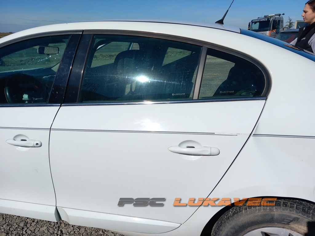 RENAULT FLUENCE LIJEVA ZADNJA VRATA 2010