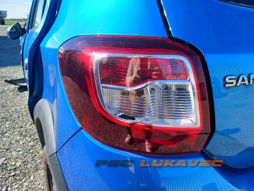 DACIA SANDERO ZADNJE LIJEVO ŠTOP SVJETLO 2013