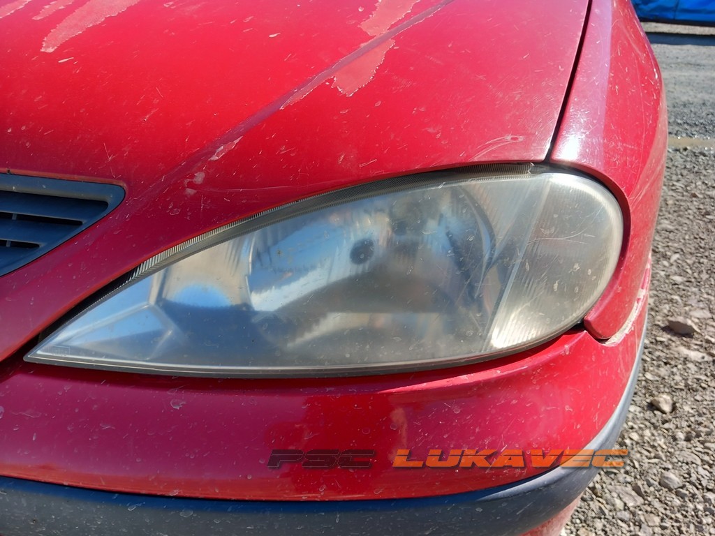 RENAULT MEGANE PREDNJE LIJEVO SVJETLO/FAR  2000.