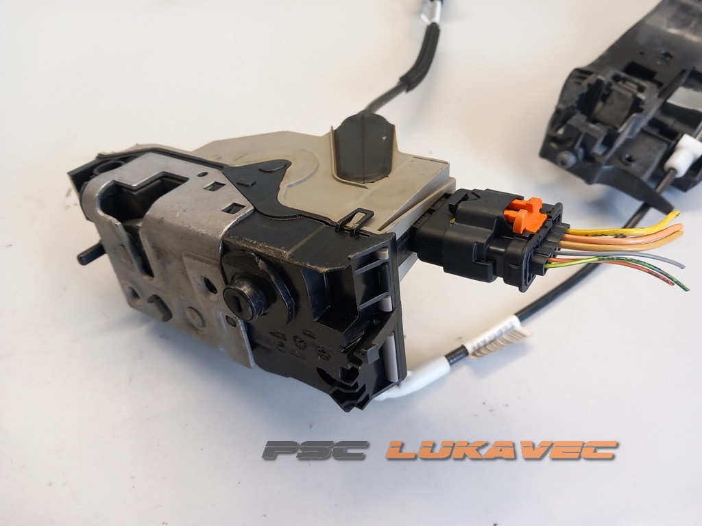 PEUGEOUT 208 ZADNJA LIJEVA BRAVA 9812501480