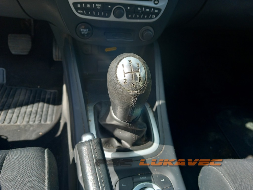 RENAULT MEGANE 3 RUČICA MJENJAČA 2010