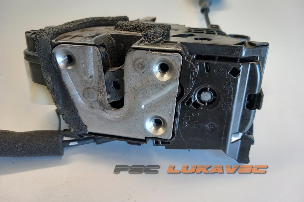 RENAULT CLIO 4 BRAVA PREDNJA LIJEVA 805033000R