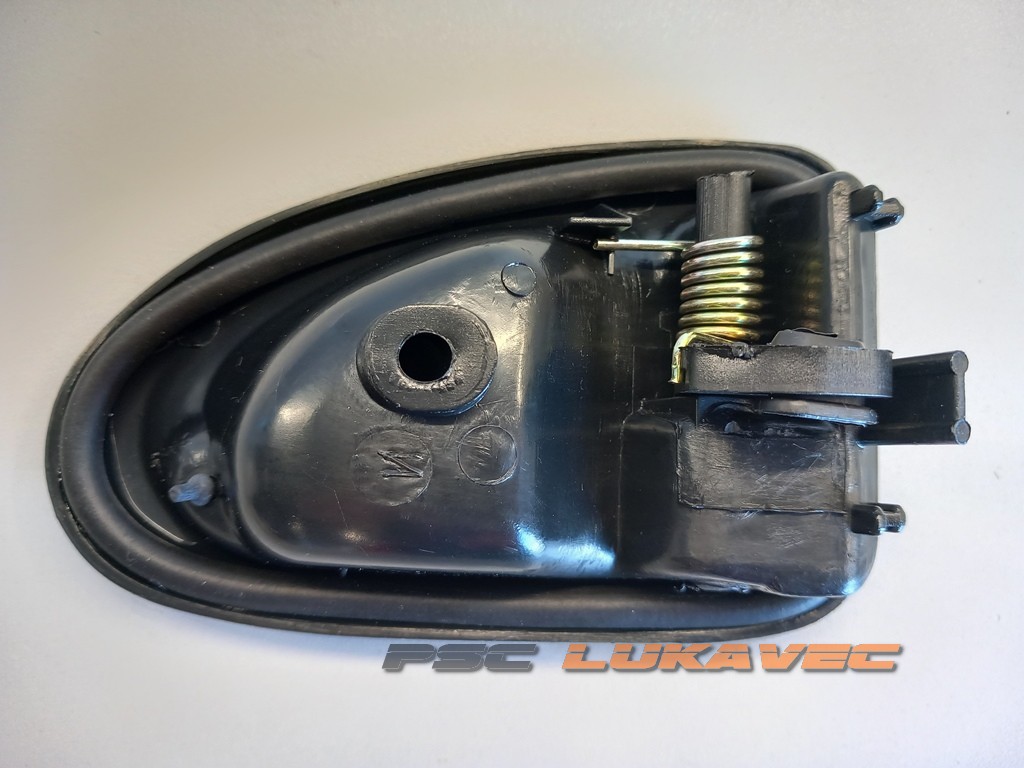 RENAULT CLIO 2 KVAKA VRATA DESNA... NOVO..