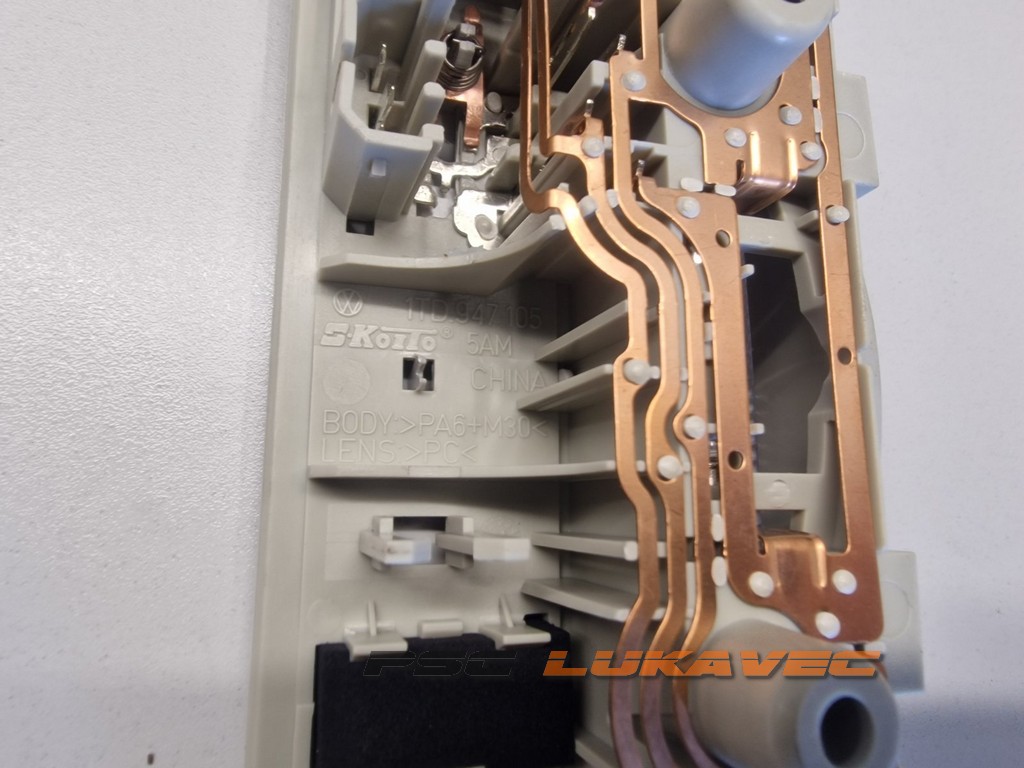 VW PASSAT B5 SVJETLO KABINE 1TD947105