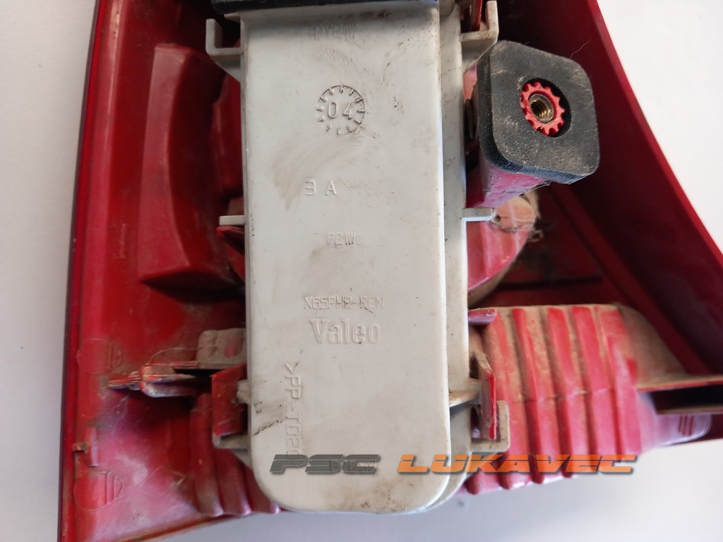 RENAULT CLIO 2 ŠTOP SVJETLO DESNO 2004.