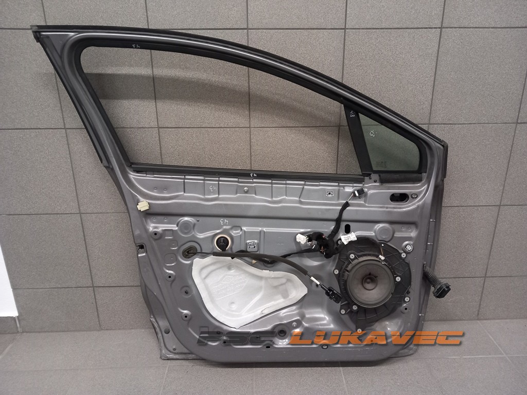 RENAULT CLIO 4 VRATA PREDNJA LIJEVA 2016.