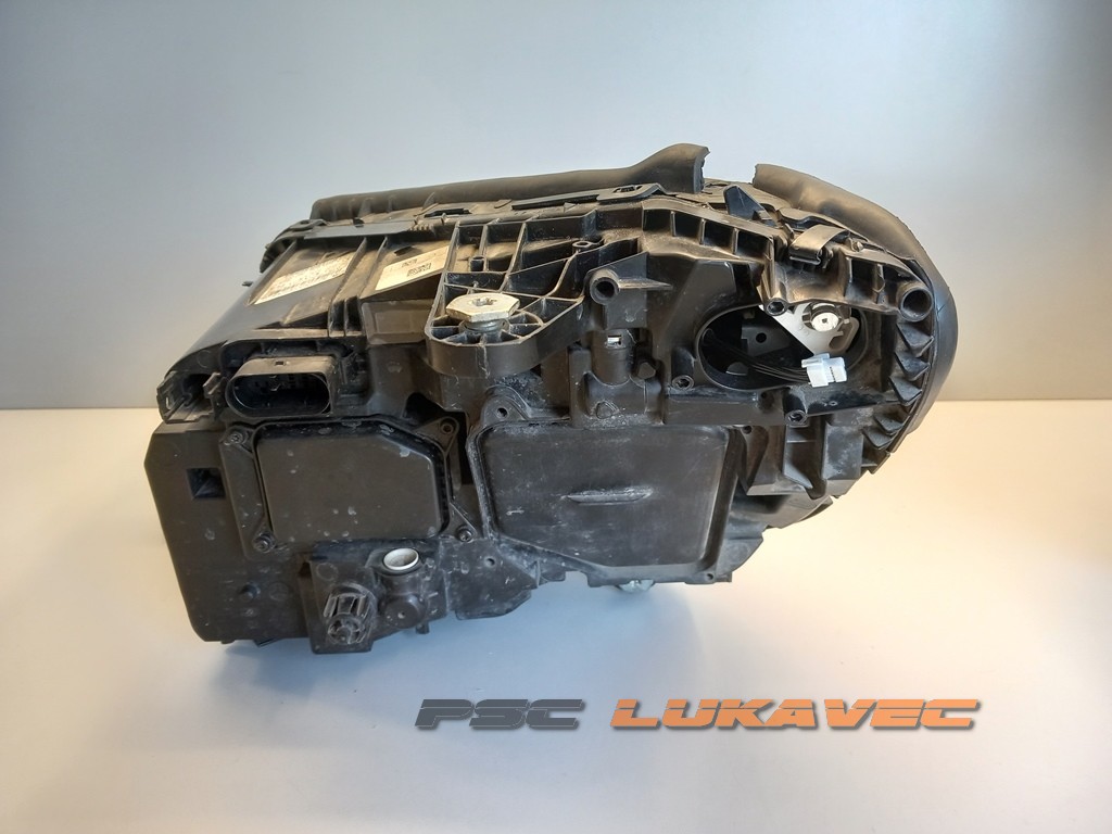 MERCEDES C KLASA W205 LED FAR DESNI A2059062604 2016-2019