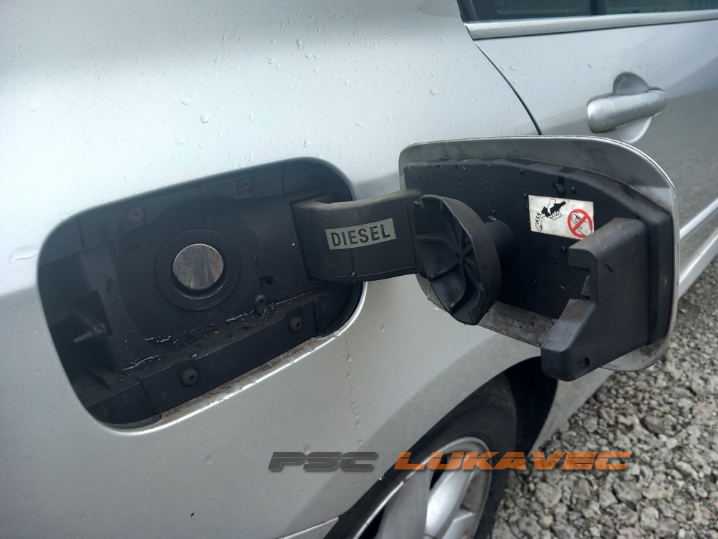 RENAULT LAGUNA 3 POKLOPAC REZERVARA 2009.