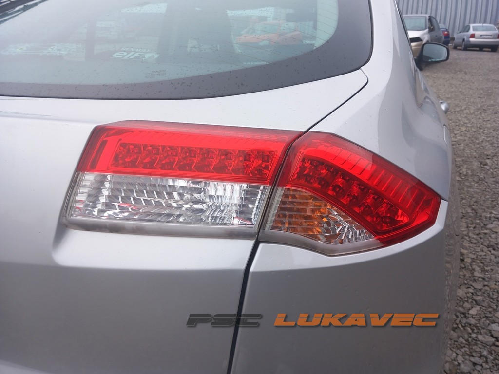 RENAULT LAGUNA 3 DESNO ŠTOP SVJETLO 2009.