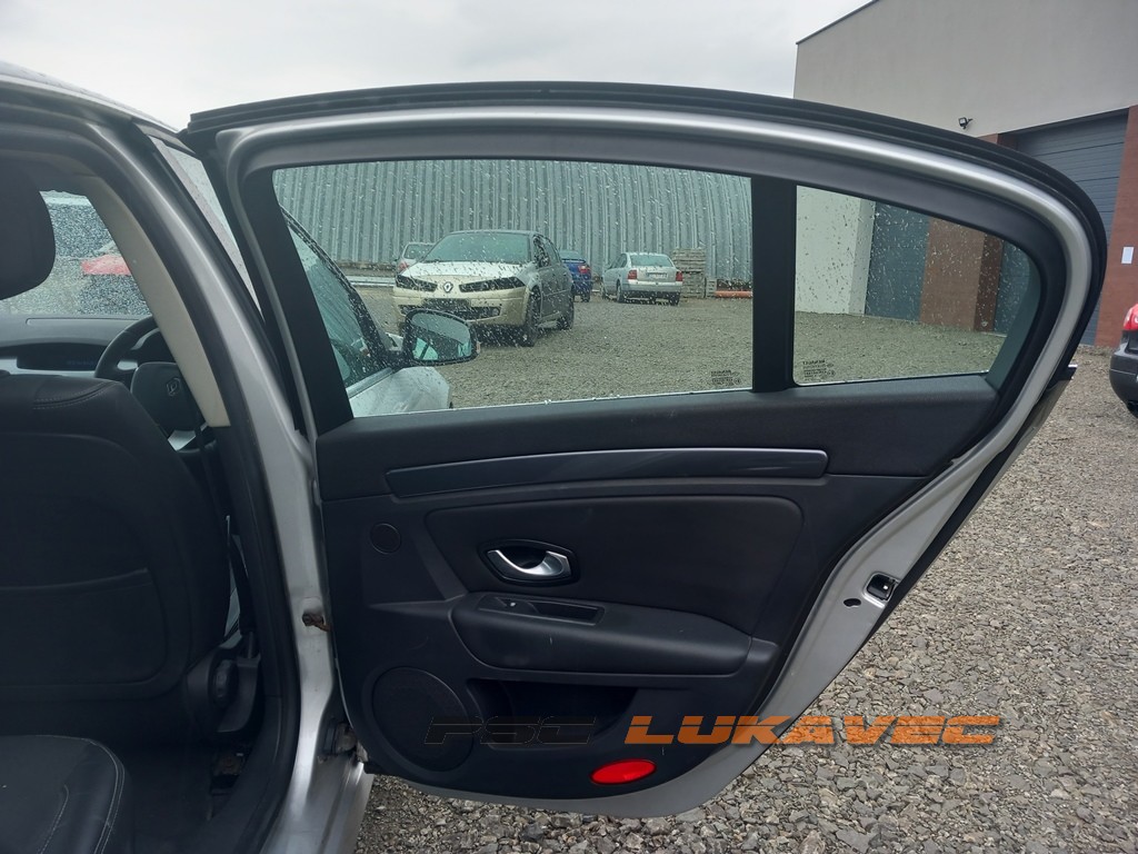 RENAULT LAGUNA 3 VRATA ZADNJA DESNA 2009