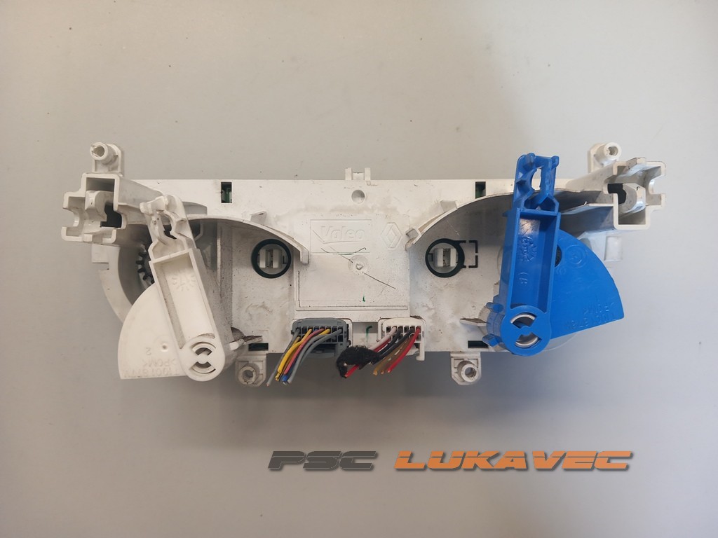 RENAULT CLIO 4 PREKIDAČI VENTILACIJE 272709355R 223504