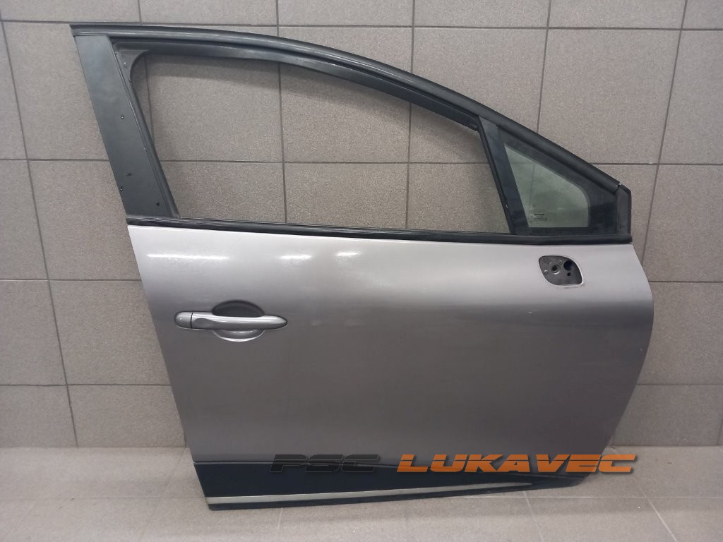 RENAULT CLIO 4 VRATA DESNA SUVOZAČEVA 2014-2019