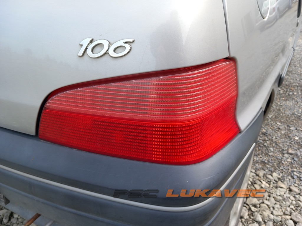 PEUGEOT 106 DESNO ŠTOP SVJETLO 1998.