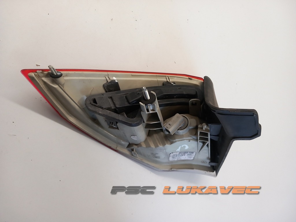 RENAULT LAGUNA 3 ŠTOP SVJETLO DESNO VANJSKO 265500001R 2007-2015.