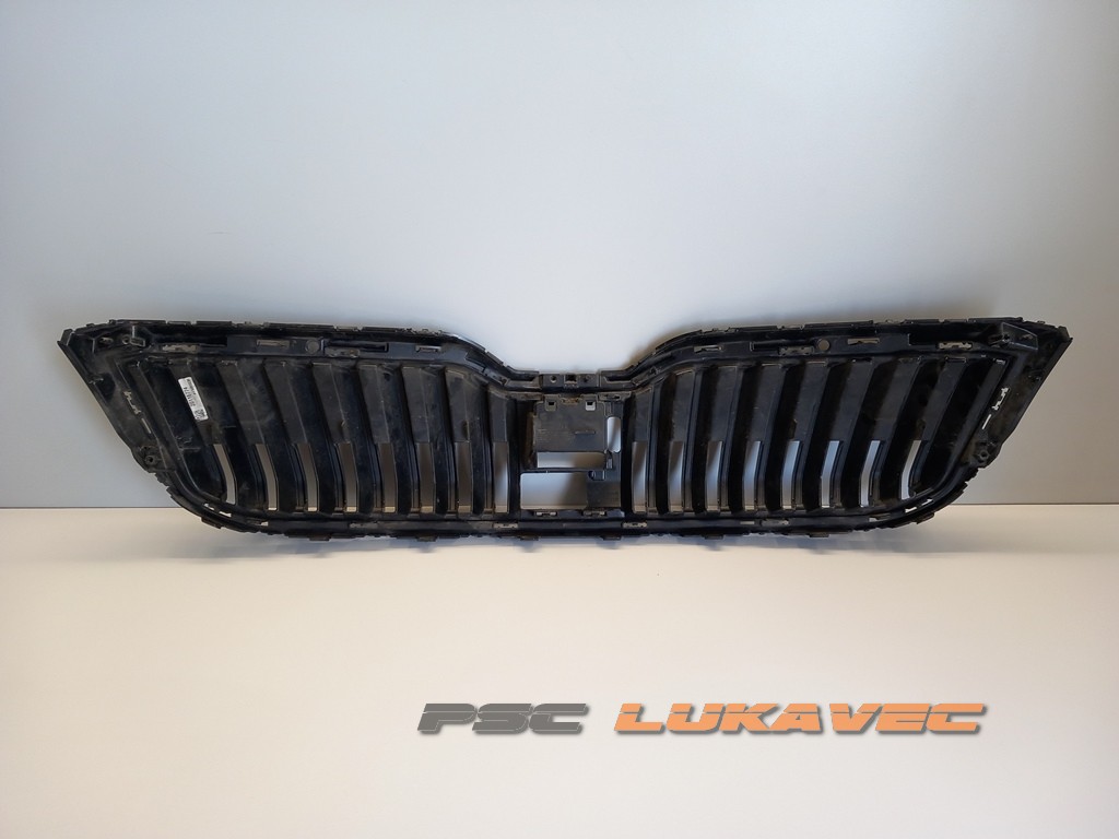 ŠKODA SUPERB MASKA PREDNJEG BRANIKA 3V0853653K 2019-2022.