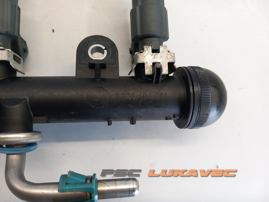 OPEL CORSA C 1.2 16V RAMPA GORIVA 1928404261