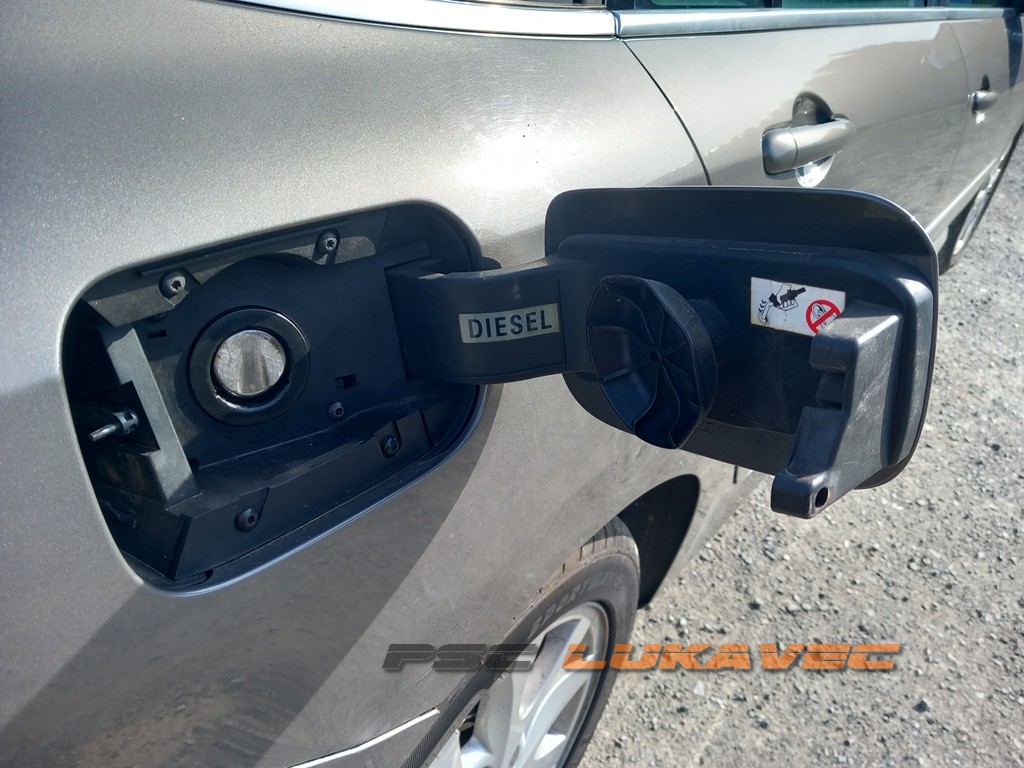 RENAULT LAGUNA 3 POKLOPAC REZERVARA 2008.