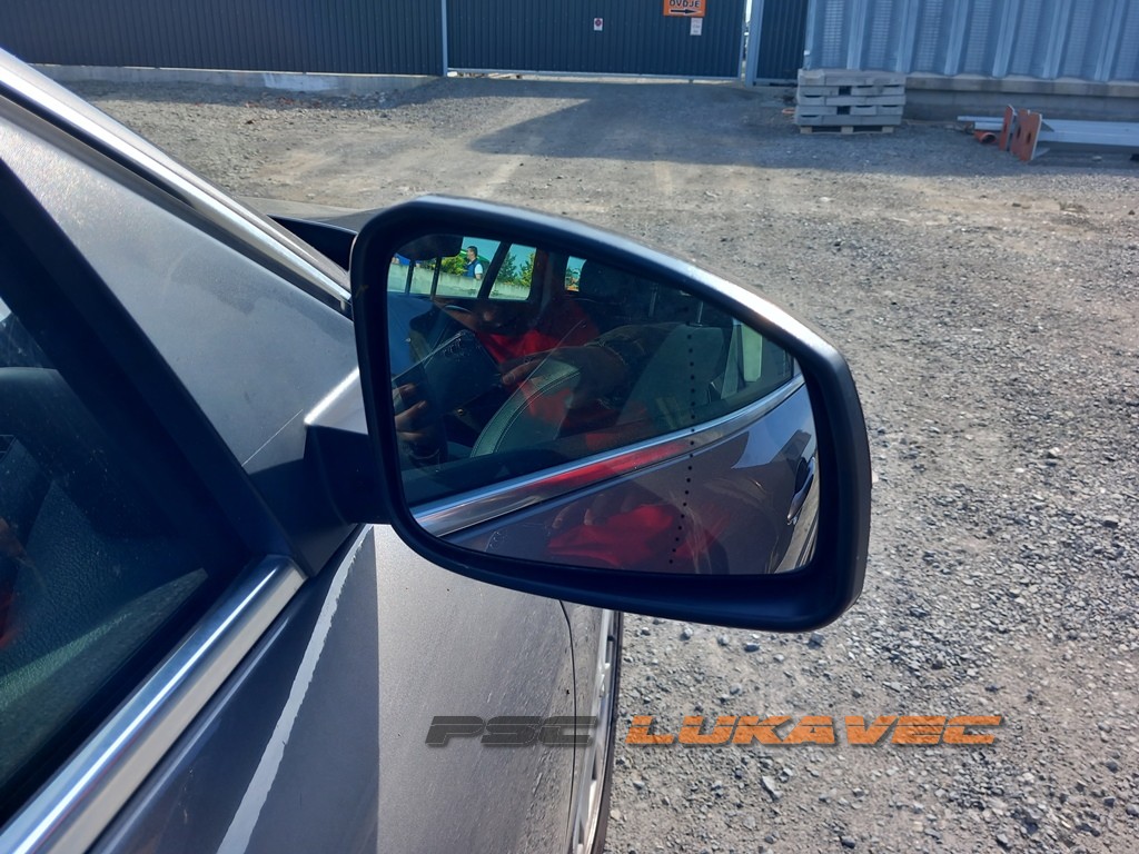 RENAULT LAGUNA 3 RETROVIZOR DESNI 2008.