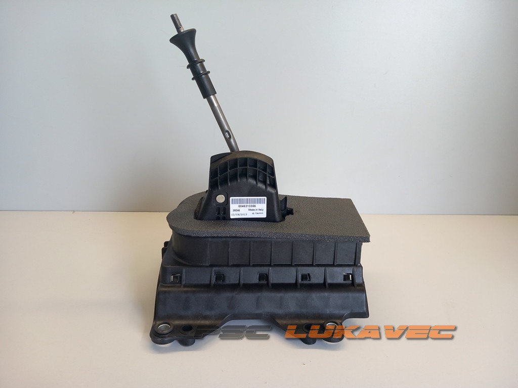 FIAT GRANDE PUNTO KONZOLA MJENJAČA 0046313356 39246 2013.