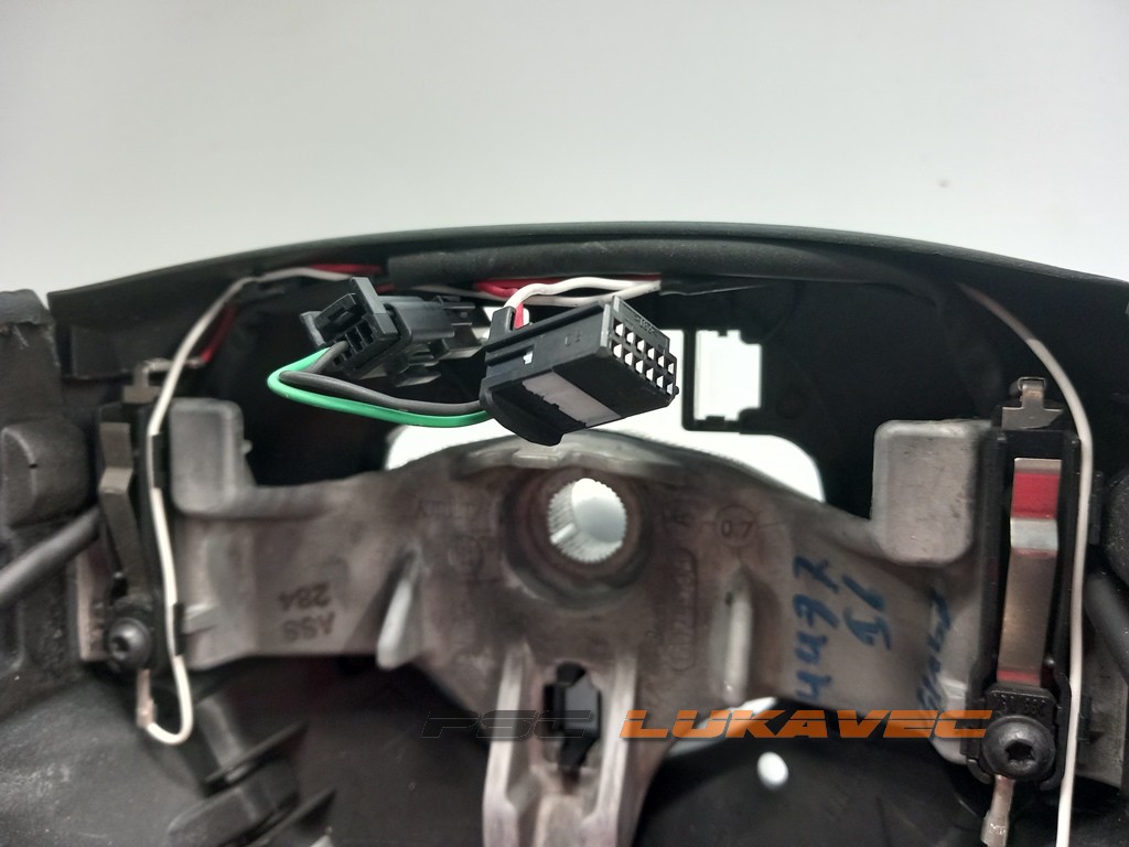 RENAULT LAGUNA 3 VOLAN KOLO VOLANA 484300005R 2007-2015.