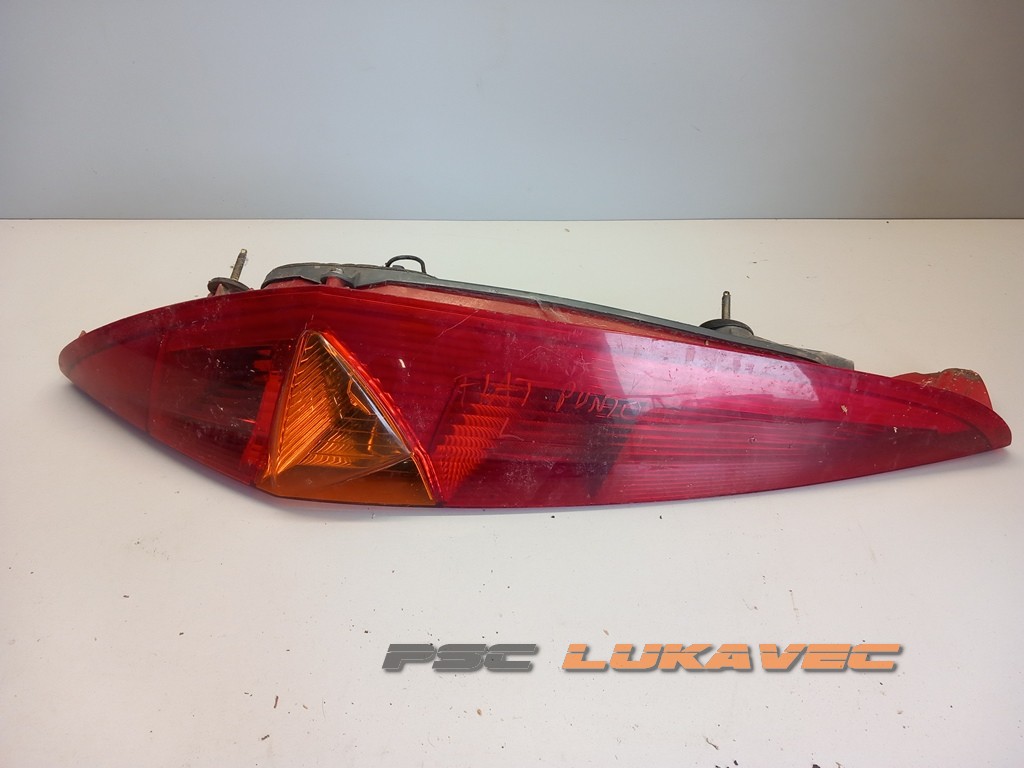 FIAT PUNTO ŠTOP SVJETLO LIJEVO 46794078 286201 1999-2005.