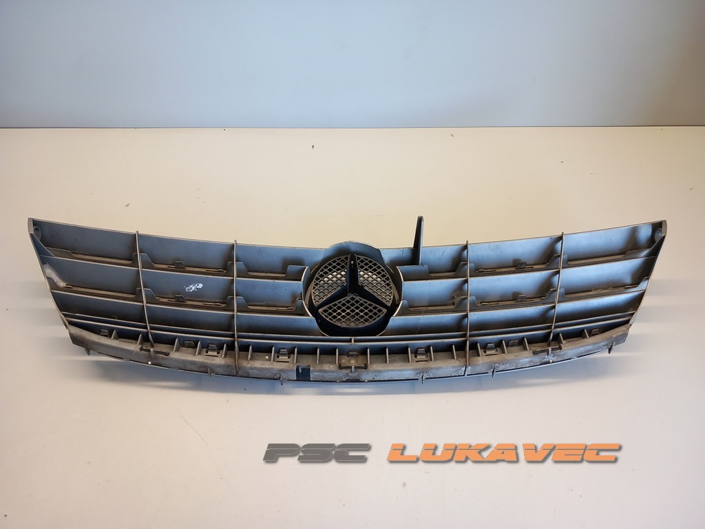 MERCEDES BENZ A KLASA W169 PREDNJI ZNAK SA MASKOM 1698800988