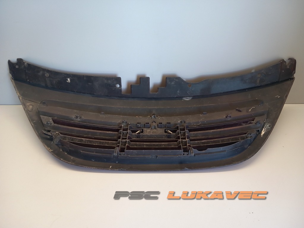 CITROEN C3 PREDNJA MASKA SA ZNAKOM 9647156577 2004.