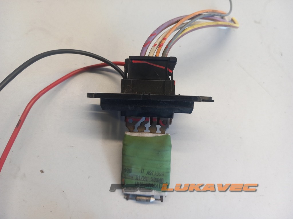 RENAULT MEGANE 2 OTPORNIK VENTILACIJE 666136V 2004.