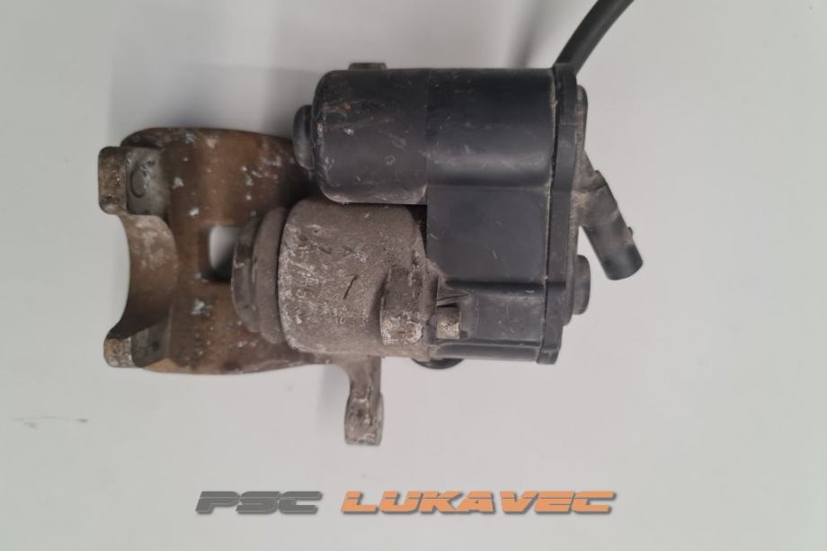 VW PASSAT B7 KOČIONA ČELJUST  VW PASSAT B7 KOCIONA KLJESTA