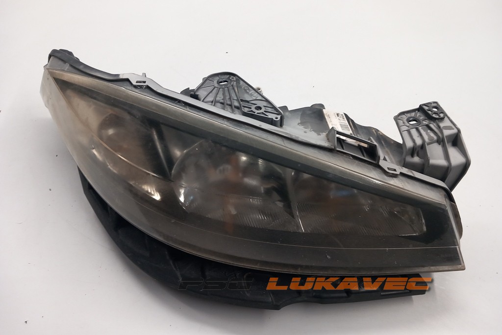 RENAULT LAGUNA DESNI FAR 89900472