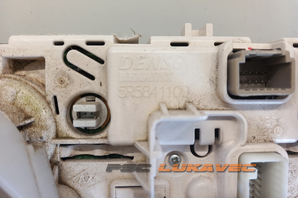 RENAULT CAPTUR PREKIDAČI VENTILACIJE 5R5841100