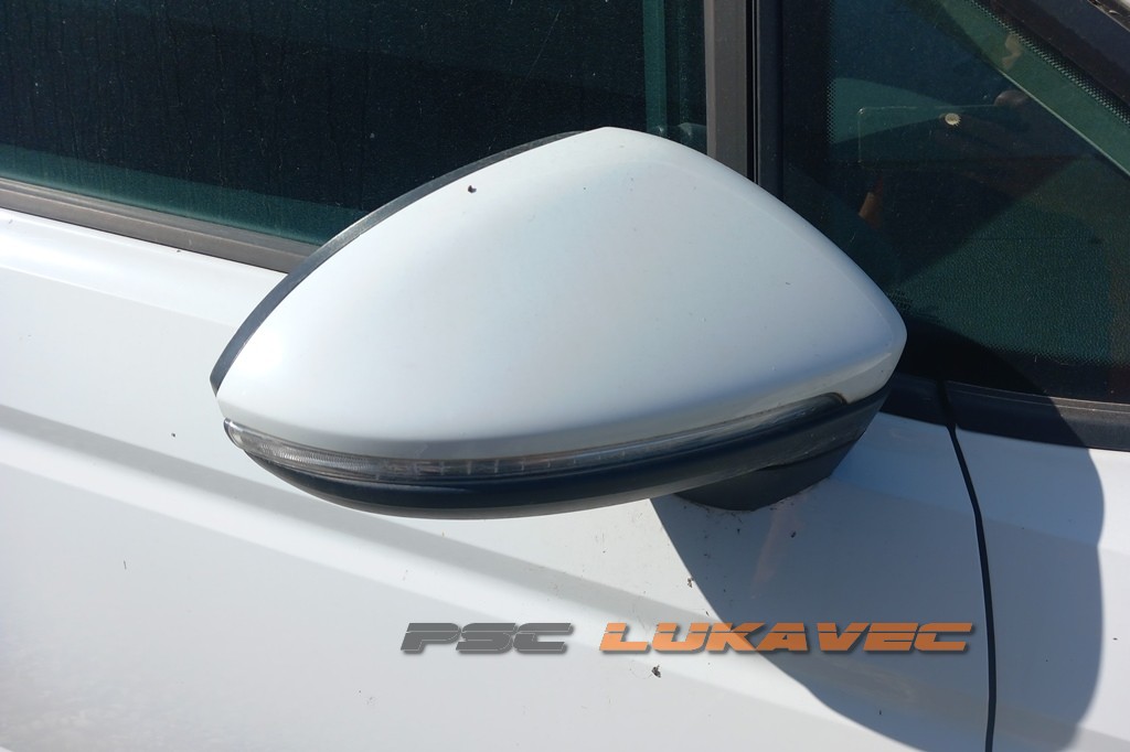 VW TOURAN RETROVIZOR DESNI 2017.