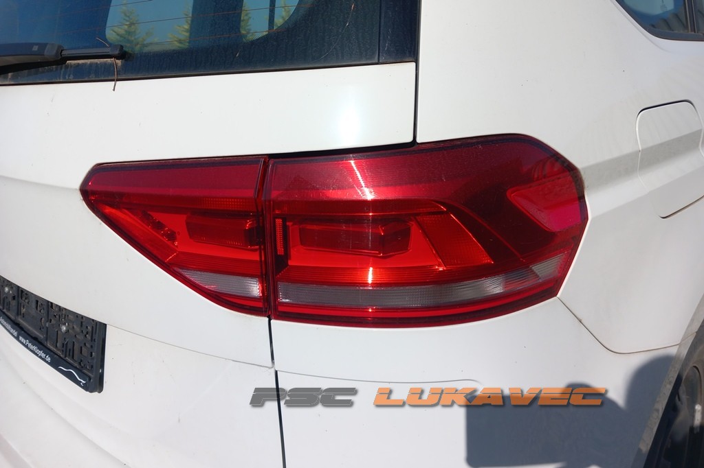 VW TOURAN ŠTOP SVJETLO DESNO 2017.