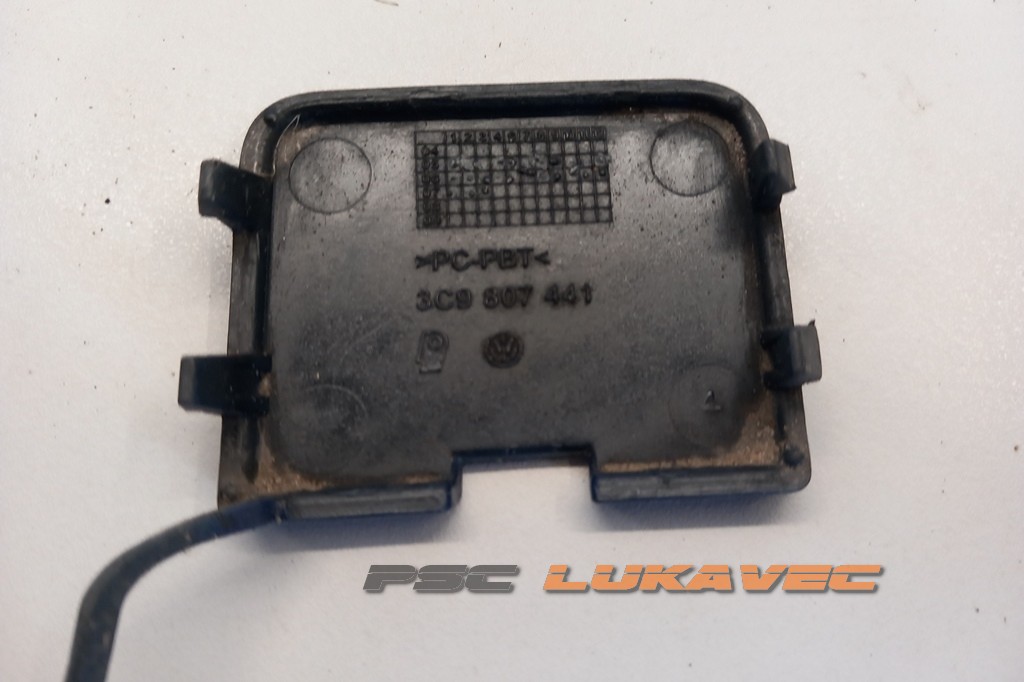 VW PASSAT B6 POKLOPAC ZADNJEG BRANIKA 3C9807441