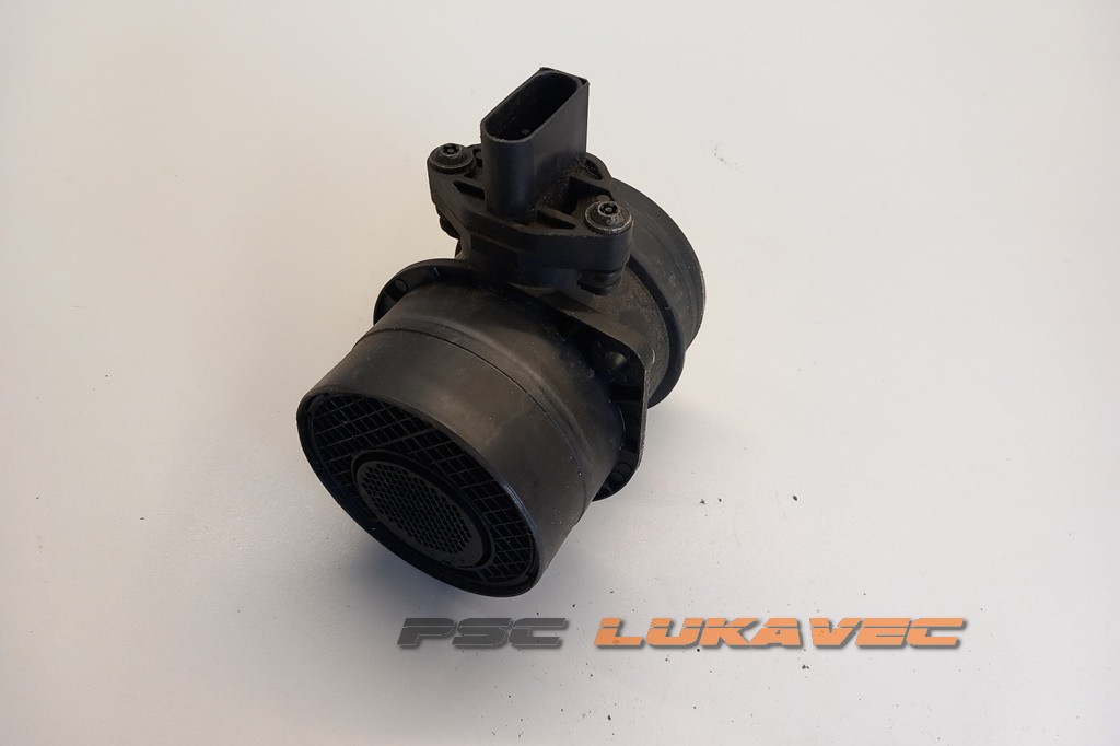 VW PASSAT B5 MJERAČ MASE ZRAKA 1.9 TDI 0281002461 074906461B