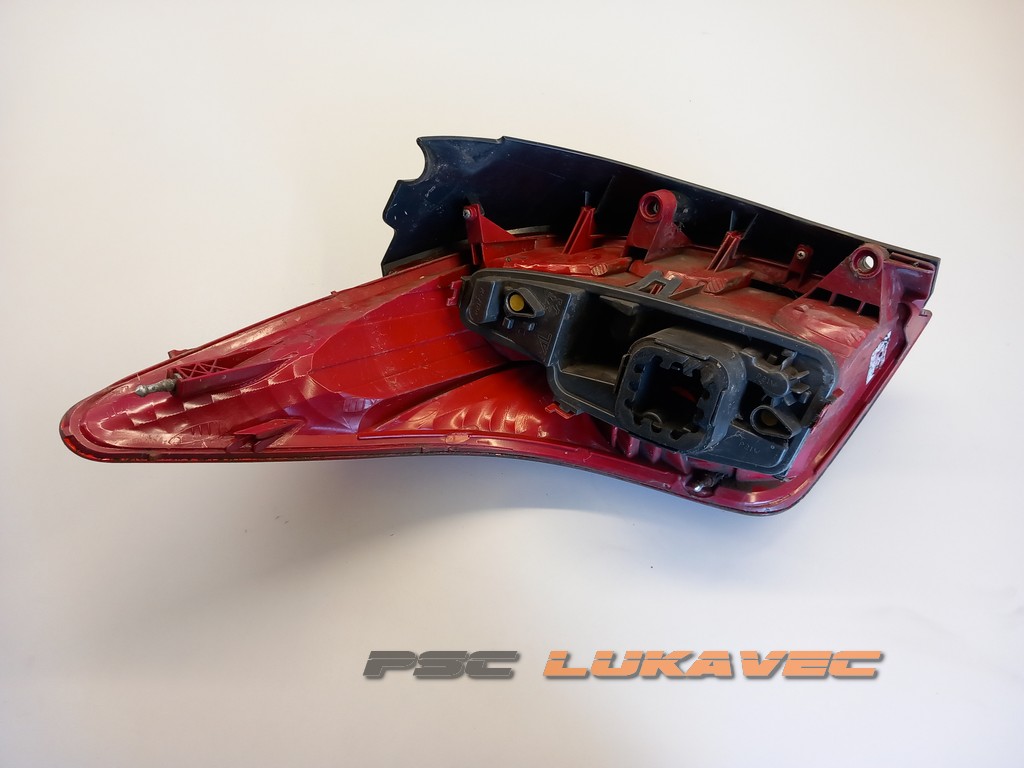 PEUGEOT 308 SW ZADNJE DESNO SVJETLO