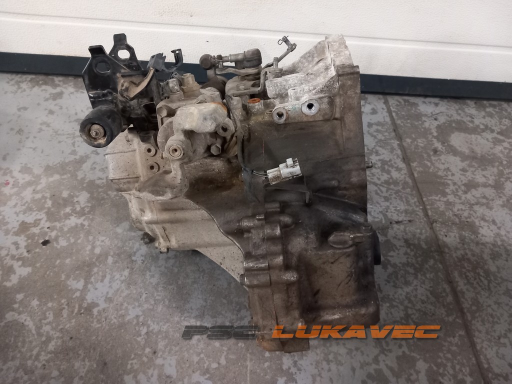 TOYOTA YARIS MJENJAČ 1.4 D-4D 3030052442