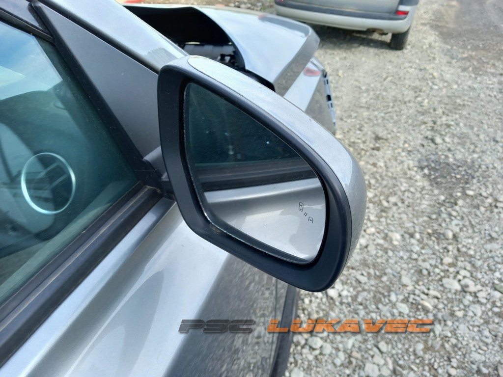 SUZUKI VITARA RETROVIZOR DESNI 2023.