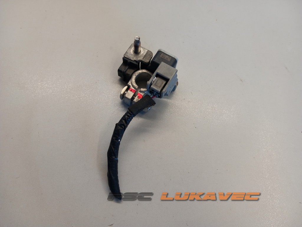 RENAULT CLIO 4 SENZOR AKUMULATORA 250825764R