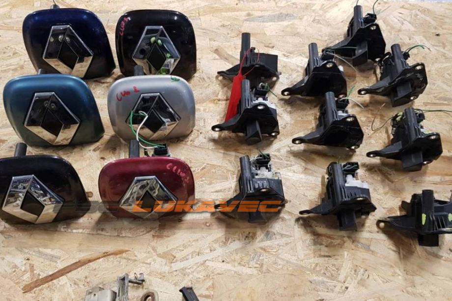 RENAULT CLIO 2 BRAVA POKLOPCA PRTLJAZNIKA 8200060917