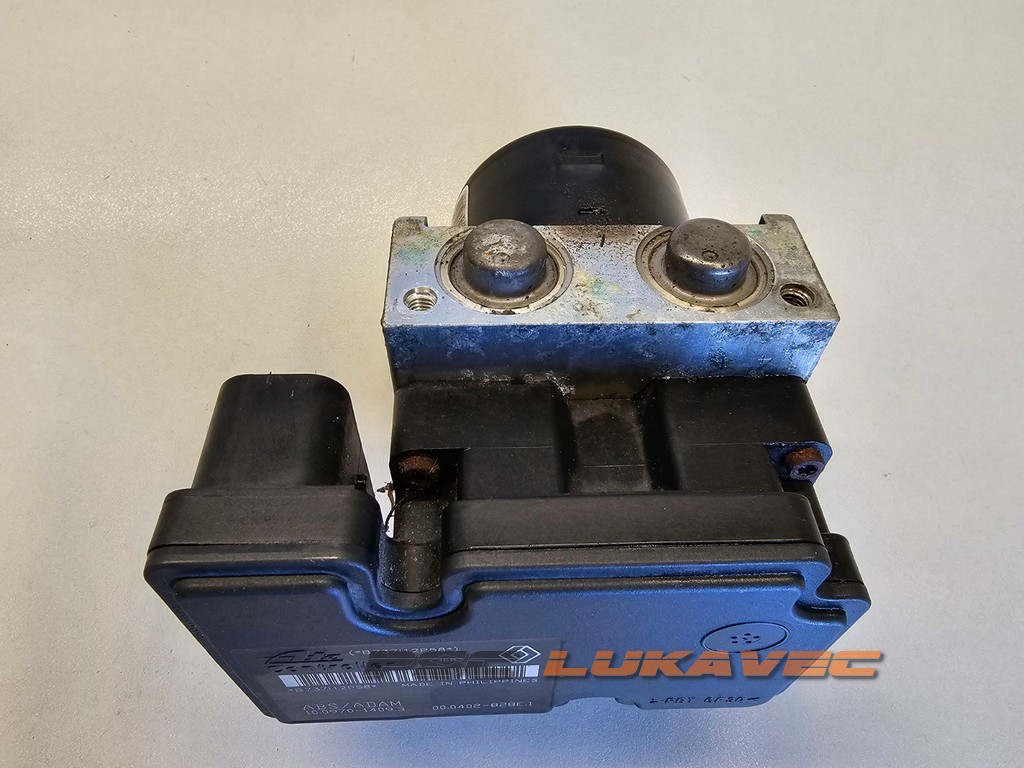 RENAULT TWINGO II ABS CENTRALA TWINGO II ABS PUMPA 8200403322F 1009701