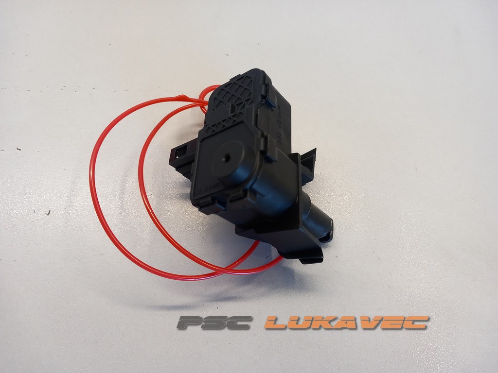 AUDI A4 B8 MOTORIĆ POKLOPCA REZERVARA 8K0862153H