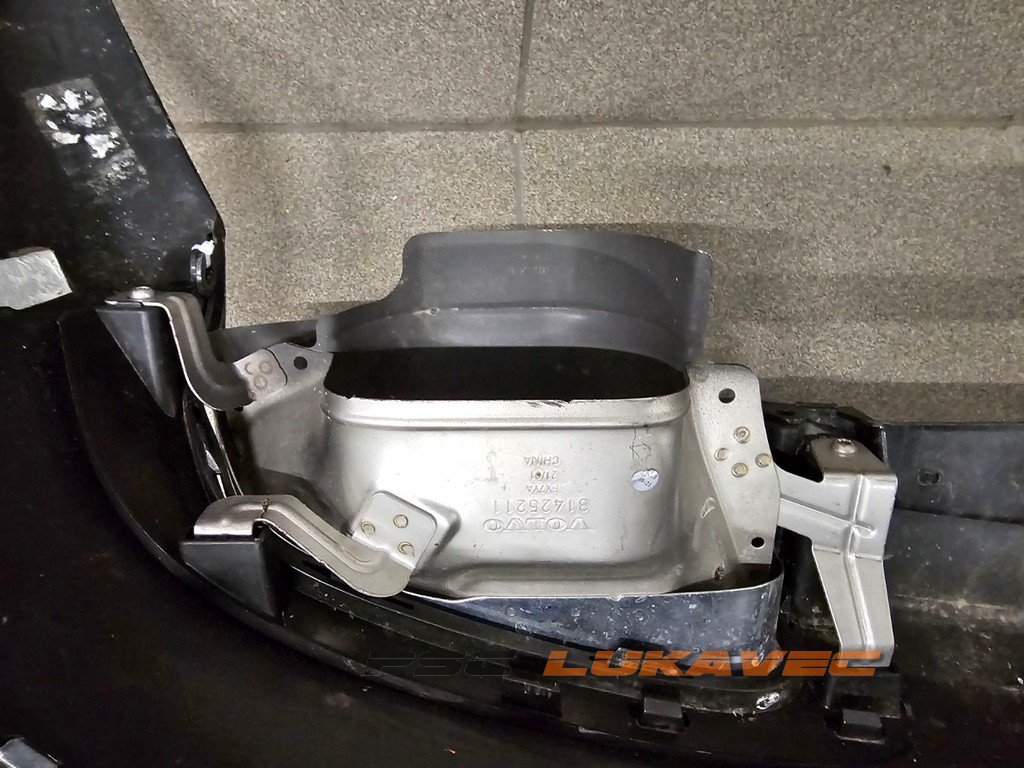 VOLVO XC60 ZADNJI DIFUZOR R DESIGN 31425211
